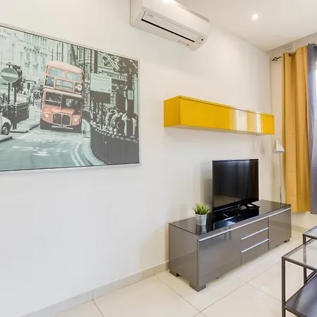 Stylish, Comfy 2br With Large Sofa, Ac & Wifi By 360 Estates