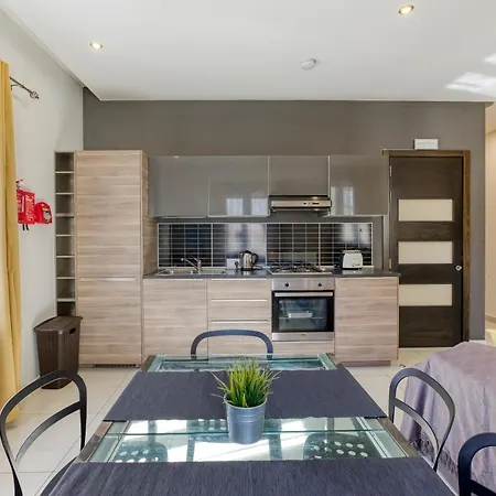 Stylish, Comfy 2br With Large Sofa, Ac & Wifi By 360 Estates