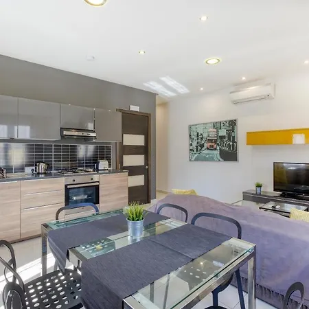 Stylish, Comfy 2br With Large Sofa, Ac & Wifi By 360 Estates * Gzira