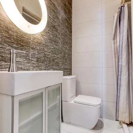 Stylish, Comfy 2br With Large Sofa, Ac & Wifi By 360 Estates Gzira