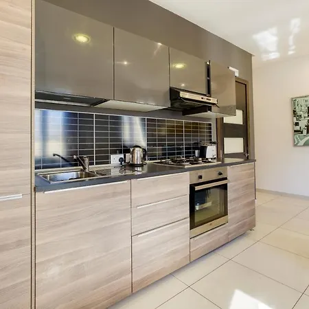Stylish, Comfy 2br With Large Sofa, Ac & Wifi By 360 Estates *