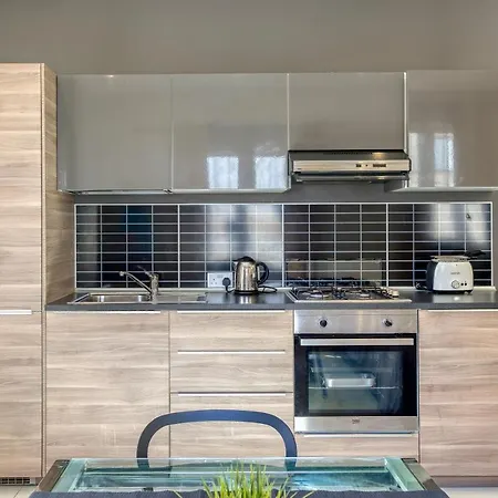 דירה Stylish, Comfy 2br With Large Sofa, Ac & Wifi By 360 Estates *