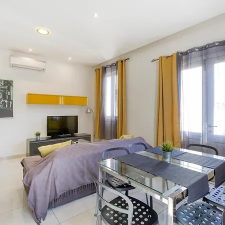 Stylish, Comfy 2br With Large Sofa, Ac & Wifi By 360 Estates Apartman Gżira