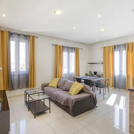 Apartment Stylish, Comfy 2br With Large Sofa, Ac & Wifi By 360 Estates