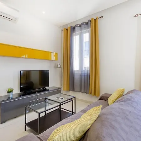 Stylish, Comfy 2br With Large Sofa, Ac & Wifi By 360 Estates Apartman Gżira