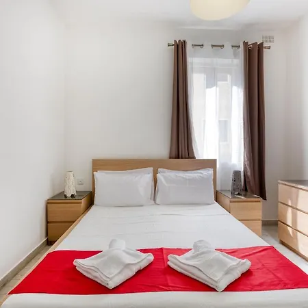 Stylish, Comfy 2br With Large Sofa, Ac & Wifi By 360 Estates Apartman *