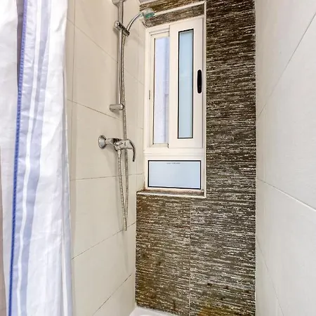 Stylish, Comfy 2br With Large Sofa, Ac & Wifi By 360 Estates Gzira